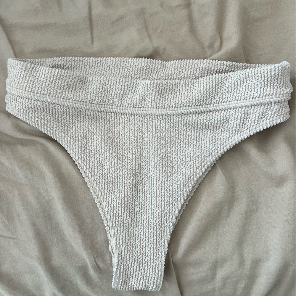 Billabong women’s Cream Summer High Maui Rider Bikini Bottom - medium